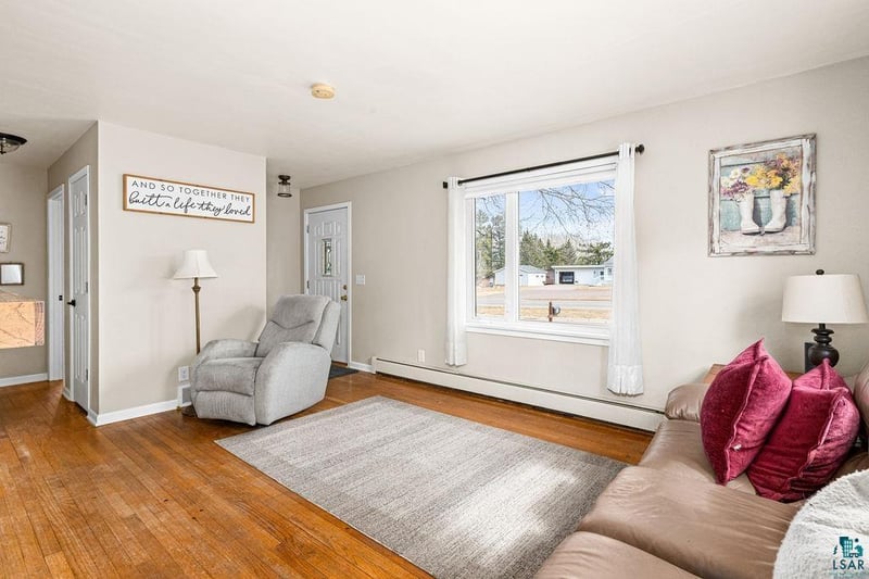 506 W Webbeking Dr, Carlton, MN 55718