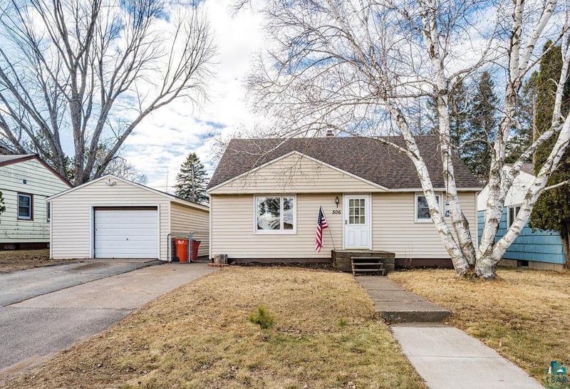 506 W Webbeking Dr, Carlton, MN 55718