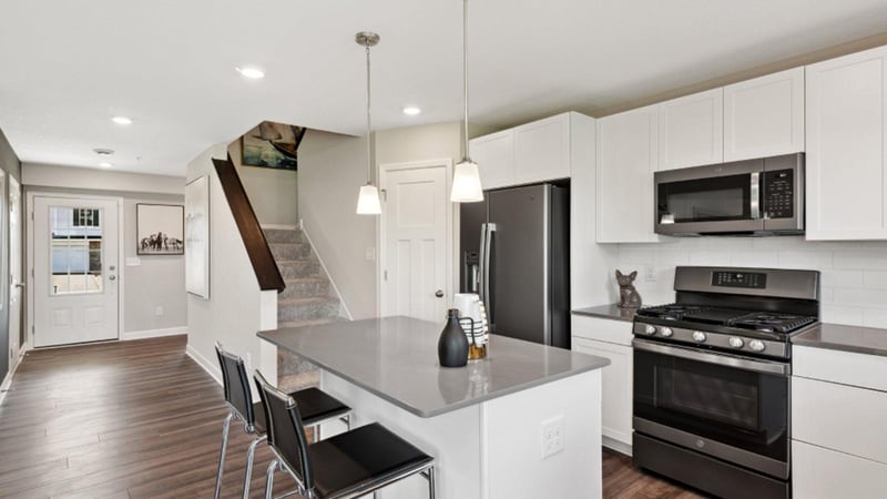 1092 Jubert Dr, Medina, MN 55340