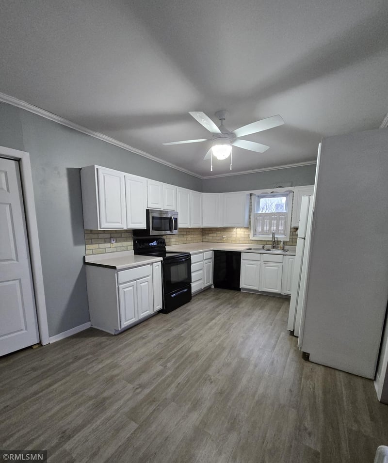 210 W Hill St, Norwood Young America, MN 55368