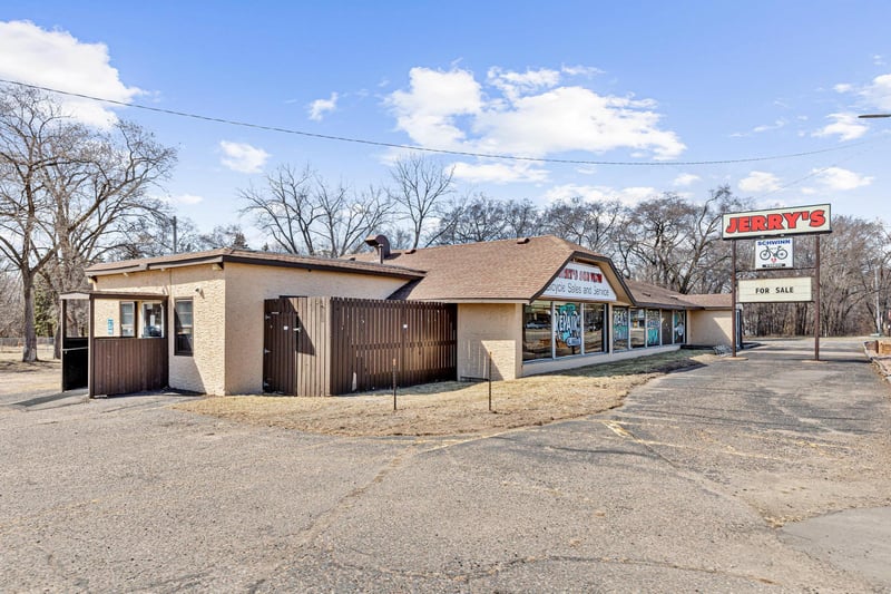 4136 Coon Rapids Blvd NW, Coon Rapids, MN 55433