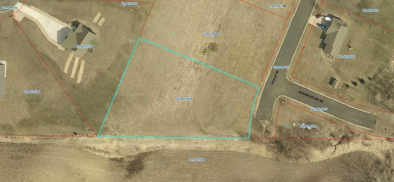 901 14th St NE, Montgomery, MN 56069