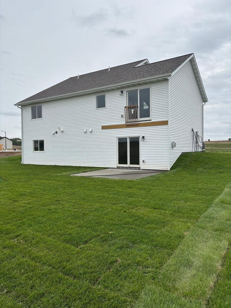 2309 Elk Run Dr SE, Pine Island, MN 55963