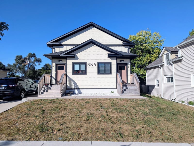 385 Clinton Ave, Saint Paul, MN 55107
