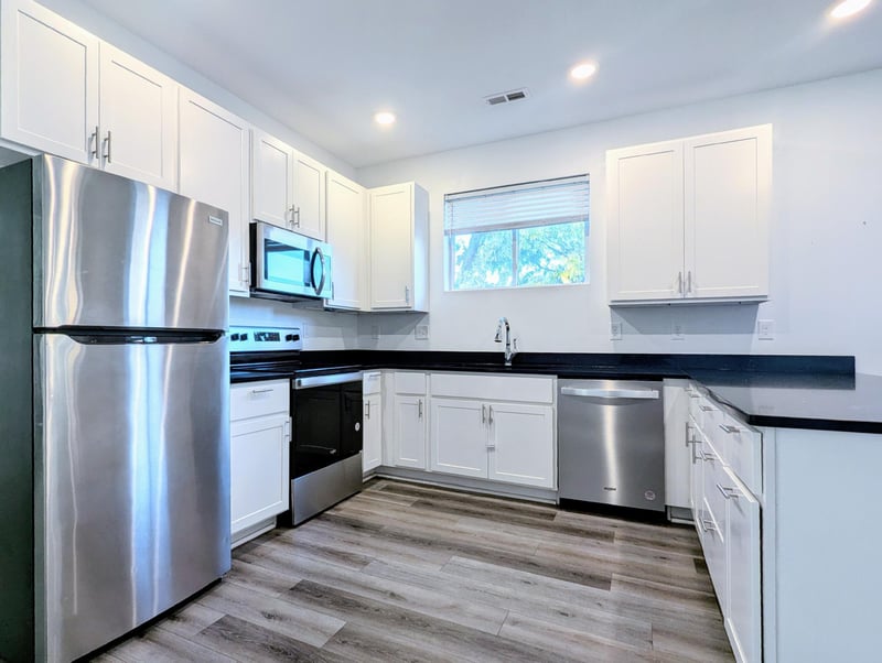 385 Clinton Ave, Saint Paul, MN 55107