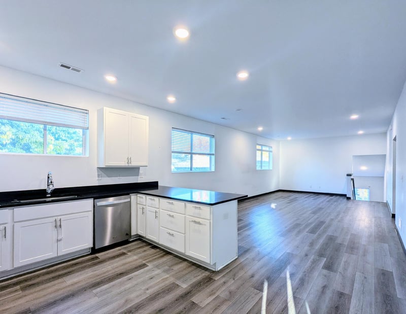 385 Clinton Ave, Saint Paul, MN 55107