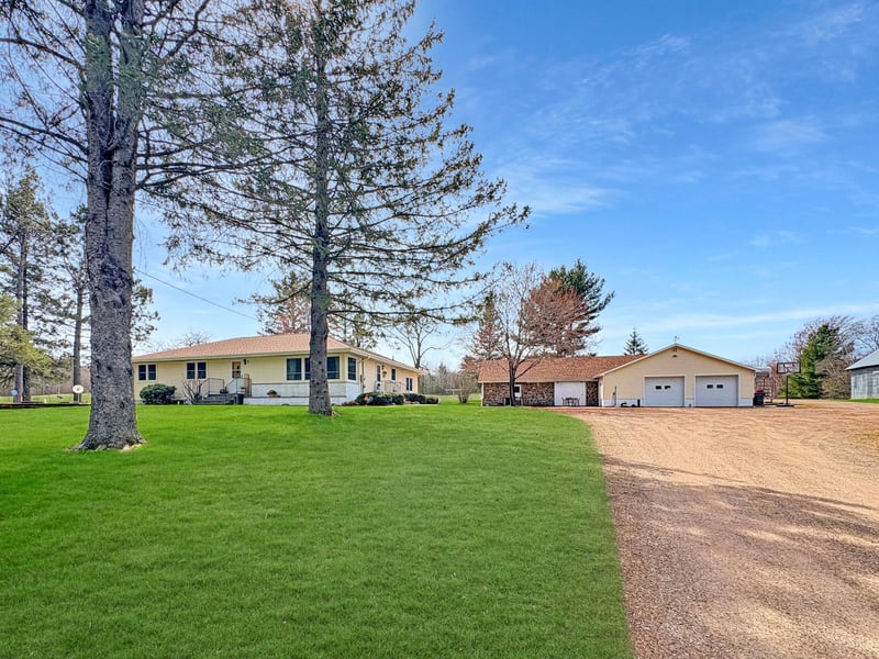 2336 4 1/2 St, Cumberland, WI 54829
