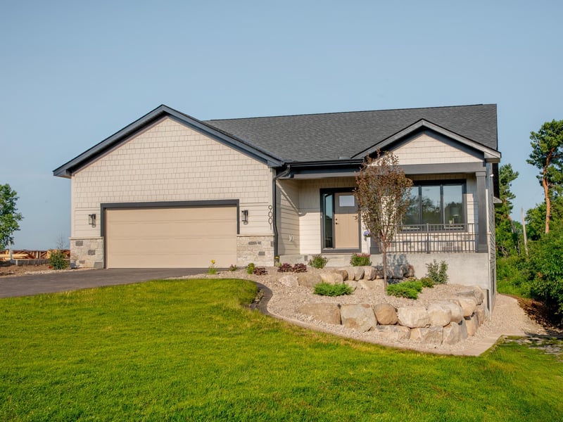 9001 62nd St S, Cottage Grove, MN 55016