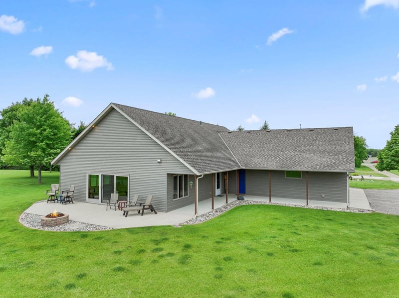 11166 State Highway 24 NW, Annandale, MN 55302