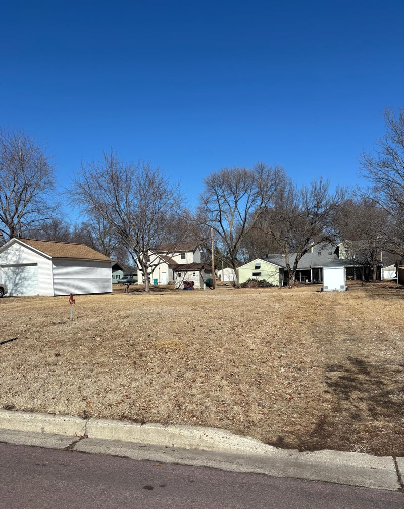 709 11th Ave SE, Waseca, MN 56093