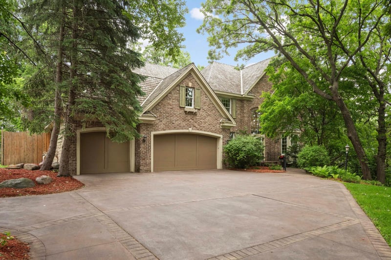 13209 Longview Dr, Burnsville, MN 55337