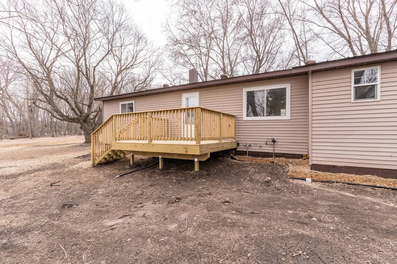 21422 354th St, Clarissa, MN 56440