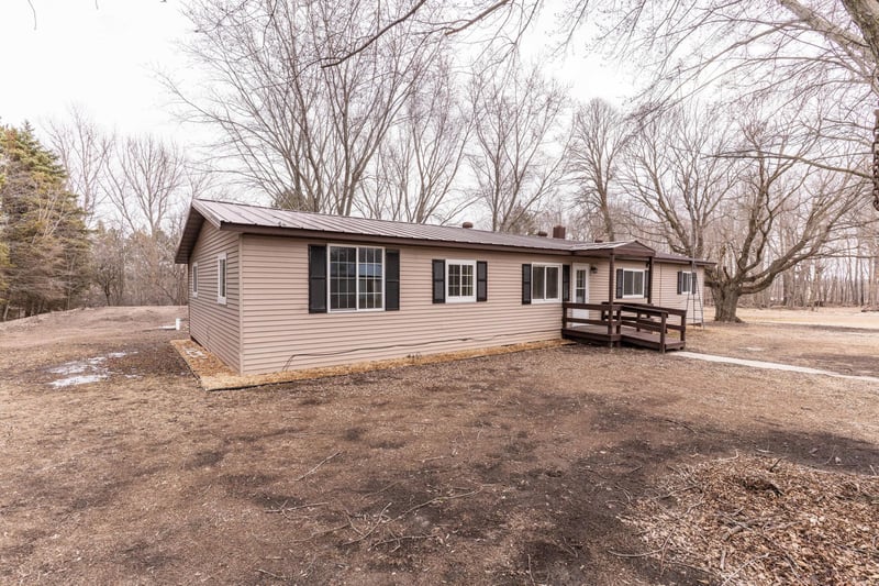 21422 354th St, Clarissa, MN 56440