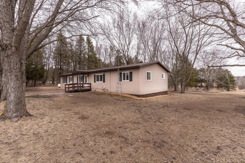 21422 354th St, Clarissa, MN 56440