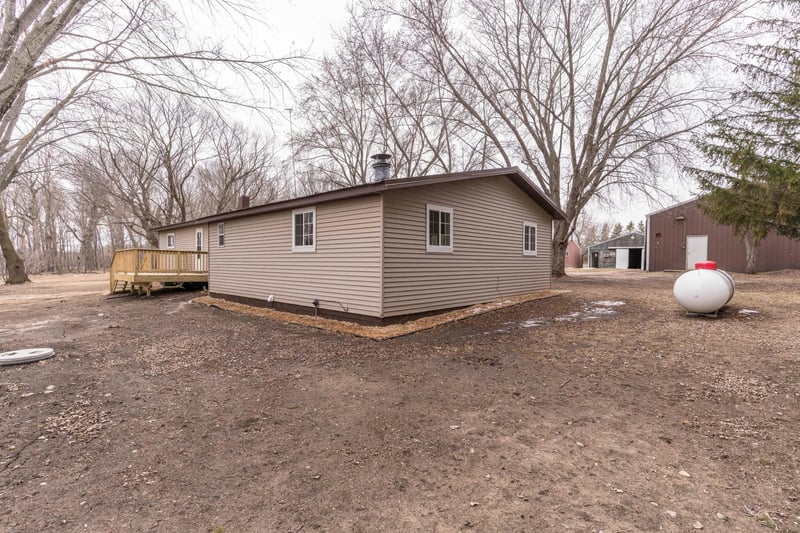 21422 354th St, Clarissa, MN 56440