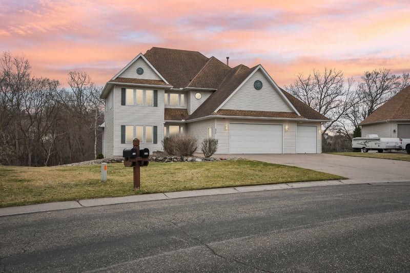 8366 Claymore Ct, Inver Grove Heights, MN 55076