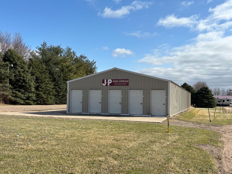 202 7th Ave S, Lakefield, MN 56150