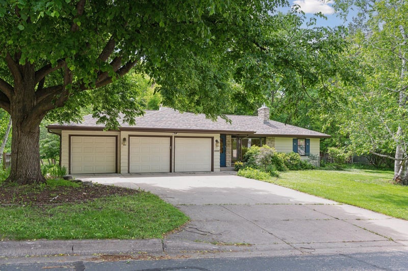 4335 Sussex Rd, Golden Valley, MN 55416