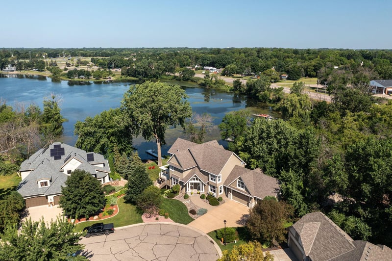 1495 Kingsview Ln N, Plymouth, MN 55447