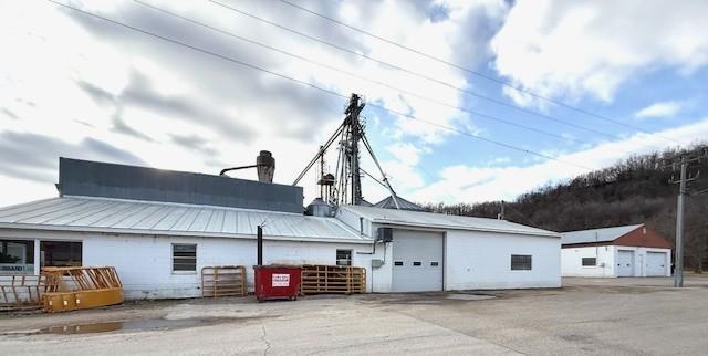 360 Division St, Millville, MN 55957