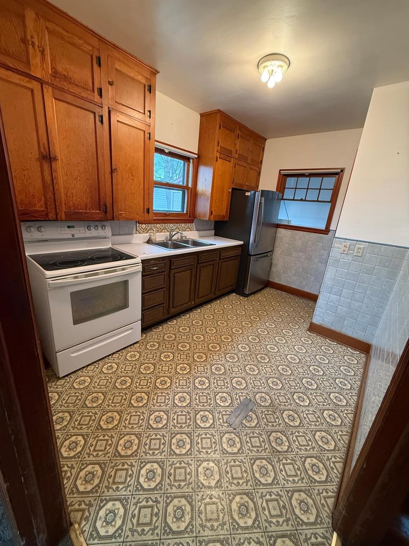 209 W Hibbard Ave, Belview, MN 56214