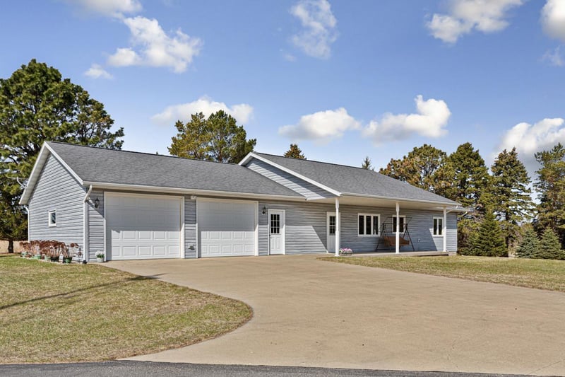 48372 Ridgetop Rd, Madison Lake, MN 56063