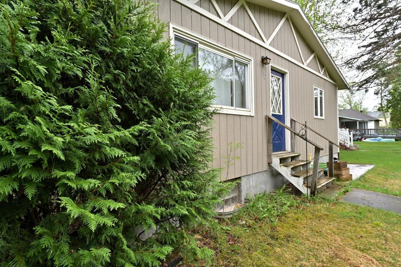 302 Ekman Ave, Marble, MN 55764