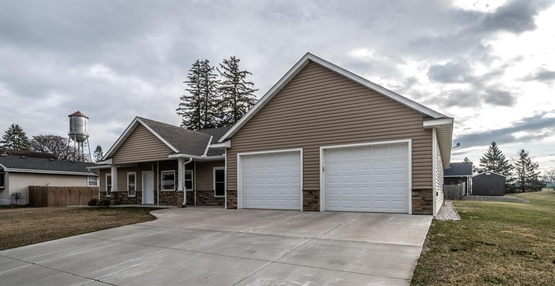 23480 Main St, Hampton, MN 55031