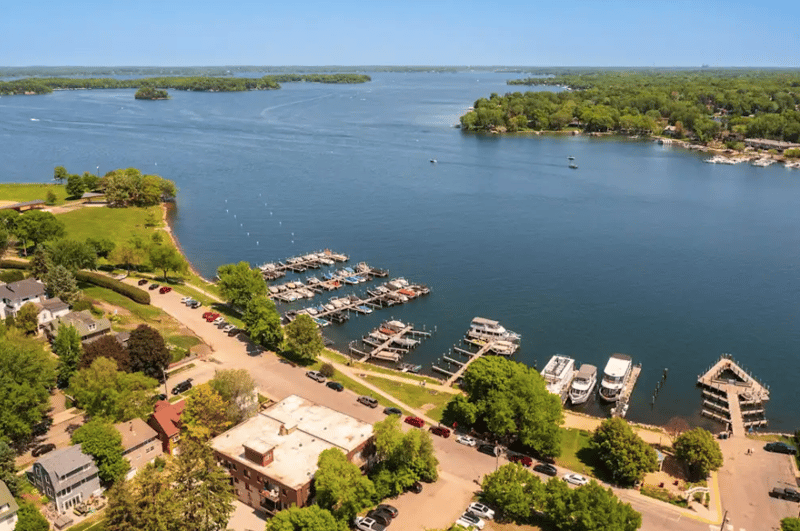 151 Bell St, Excelsior, MN 55331