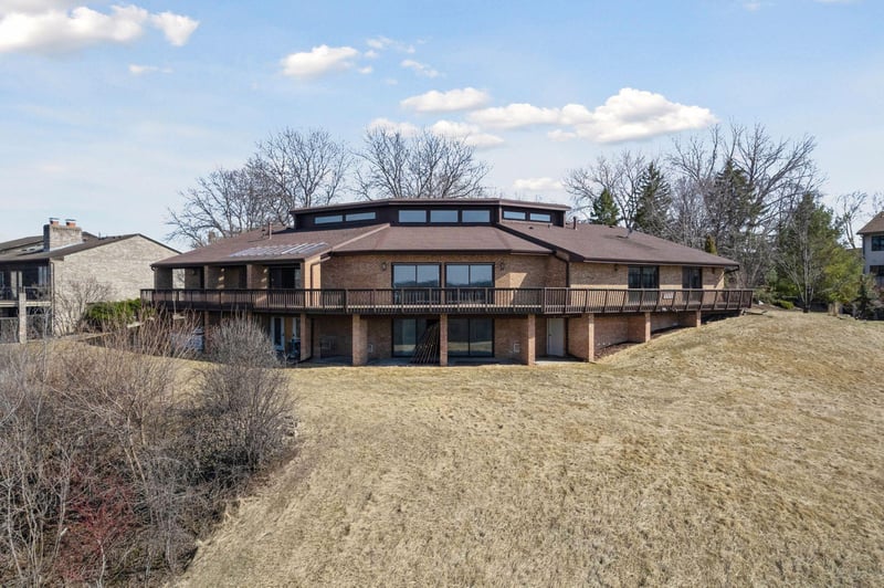 3108 Foxpoint Cir, Burnsville, MN 55337