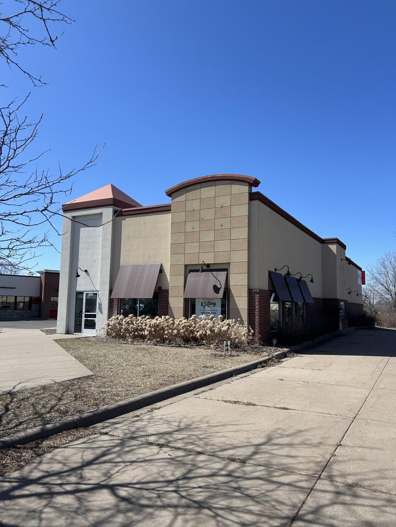 5920 Neal Ave N, Oak Park Heights, MN 55082