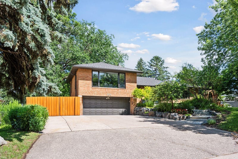209 Ottawa Ave S, Golden Valley, MN 55416