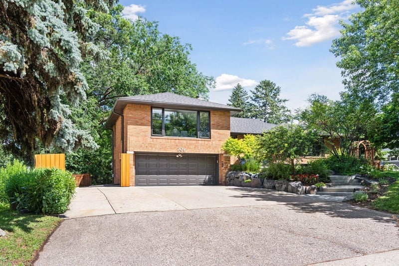 209 Ottawa Ave S, Golden Valley, MN 55416
