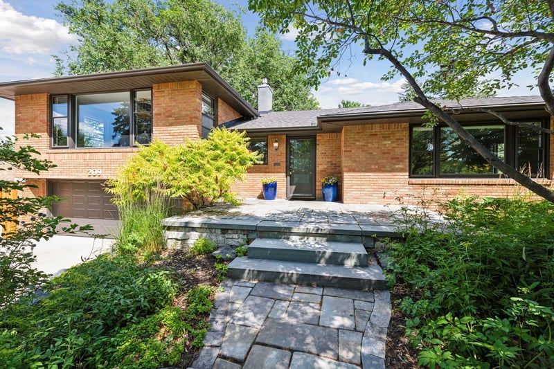 209 Ottawa Ave S, Golden Valley, MN 55416