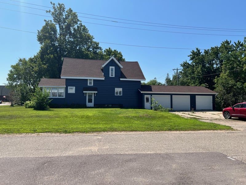 204 S Otter Ave, Parkers Prairie, MN 56361