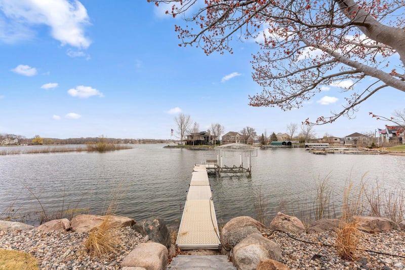 15331 Red Oaks Rd SE, Prior Lake, MN 55372