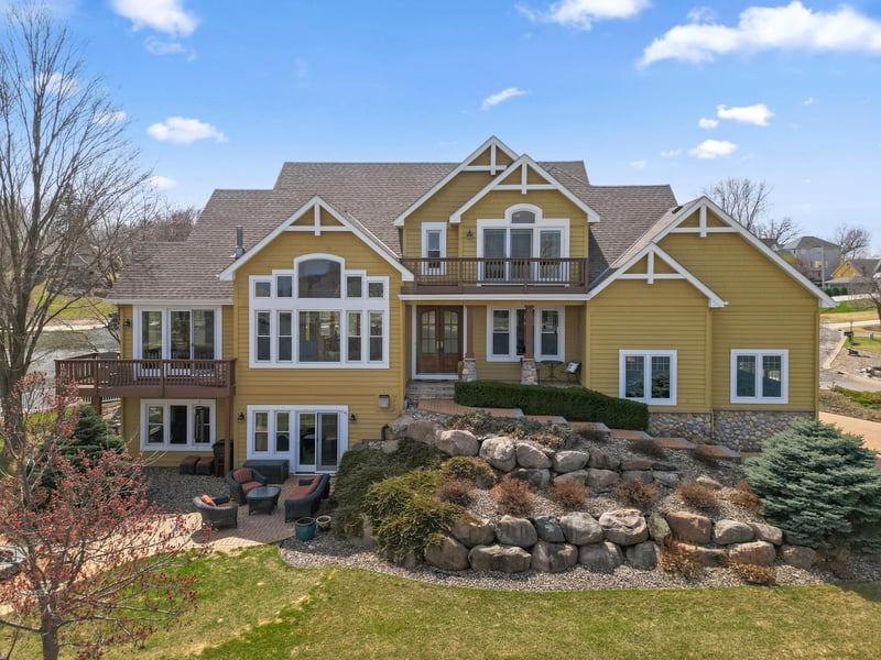 15331 Red Oaks Rd SE, Prior Lake, MN 55372