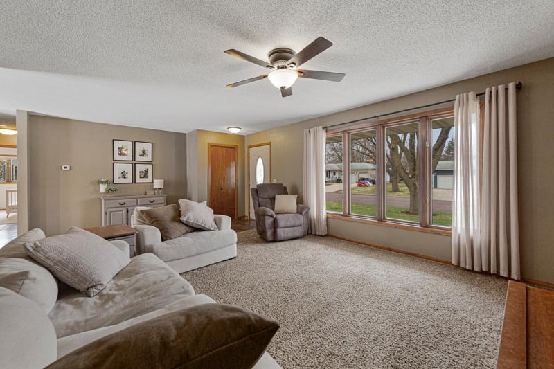 407 1st Ave SE, Mapleton, MN 56065