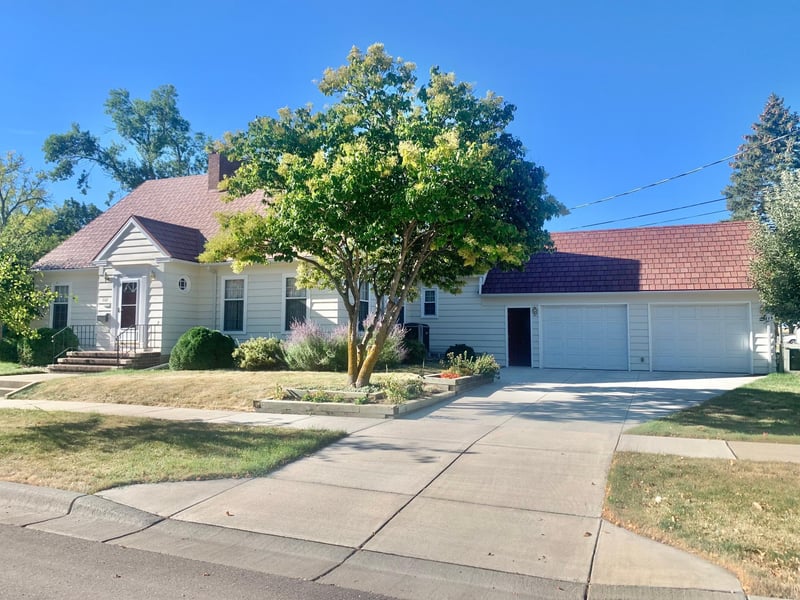 602 2nd St W, Canby, MN 56220