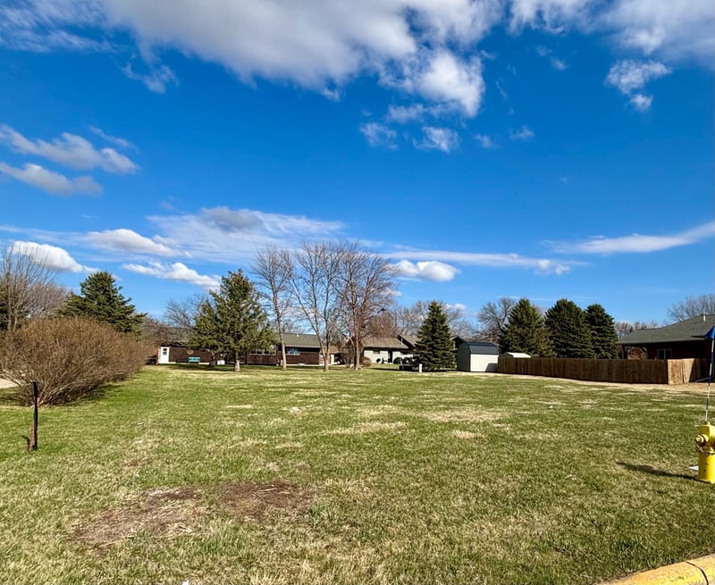 907 9th Ave SW, Pipestone, MN 56164