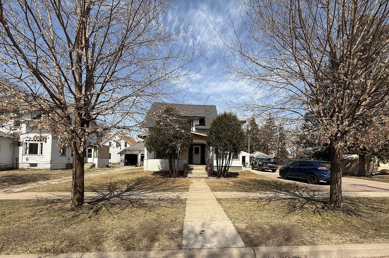 616 W 5th St, Madison, MN 56256