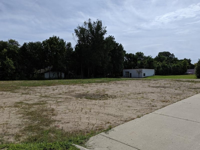 - 1st St S, Willmar, MN 56201