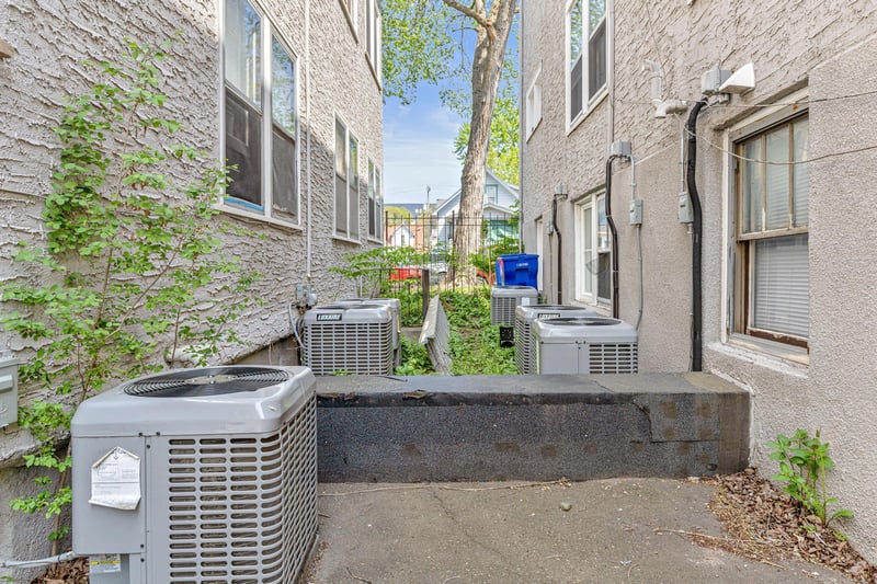 429 Fry St, Saint Paul, MN 55104