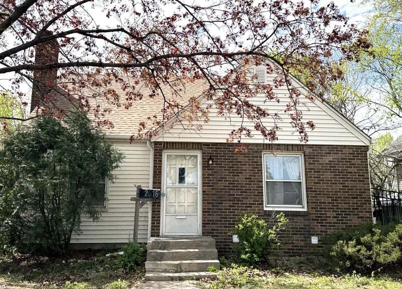 2016 Como Ave, Saint Paul, MN 55108