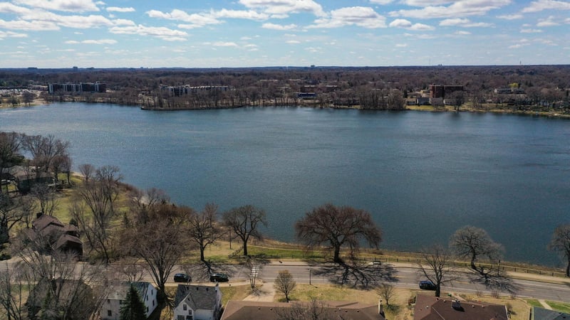 4120 Shoreline Dr, Robbinsdale, MN 55422