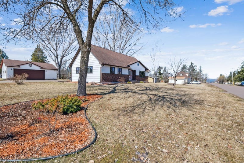 317 15th Ave E, Ashland, WI 54806