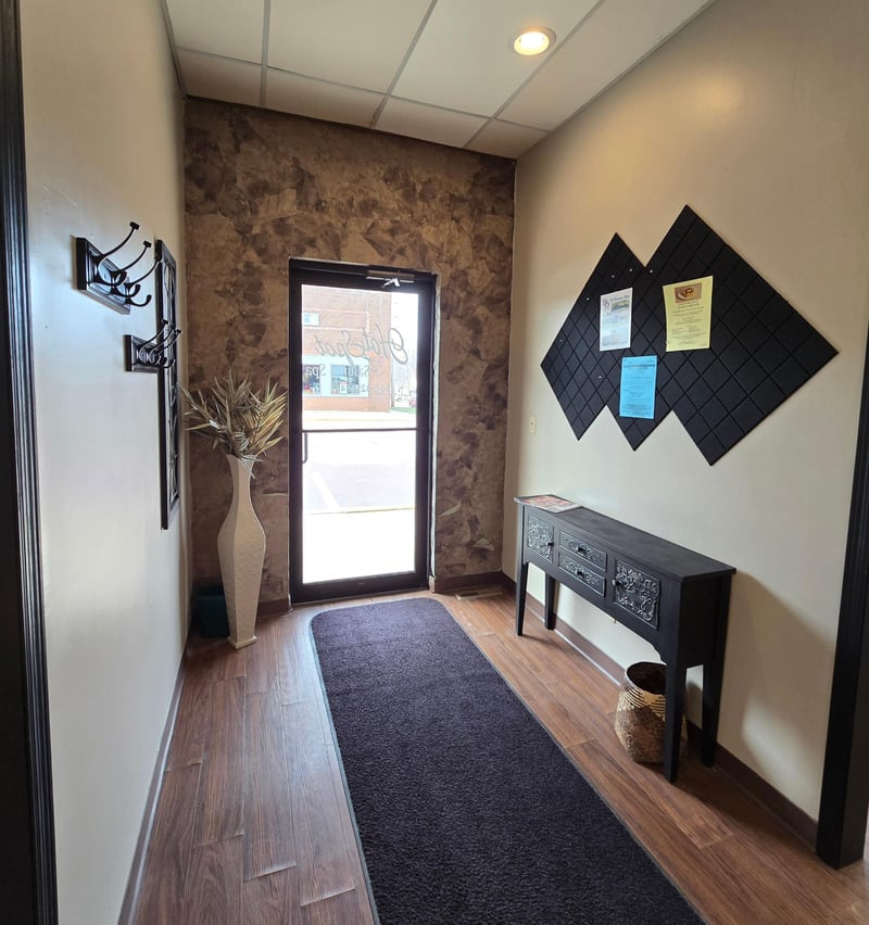223 W Main St, Pipestone, MN 56164