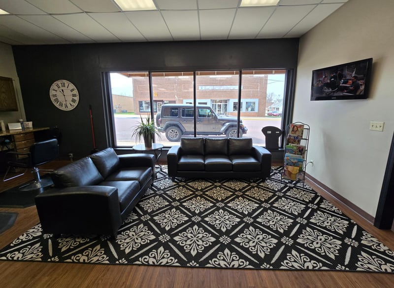 223 W Main St, Pipestone, MN 56164