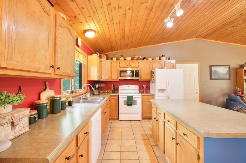 34310 Summer Ave, Jenkins, MN 56474
