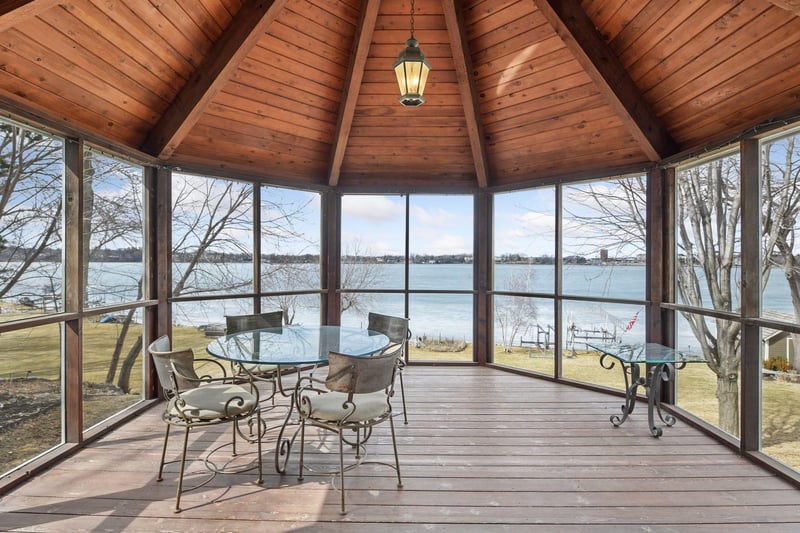 2765 Casco Point Rd, Wayzata, MN 55391